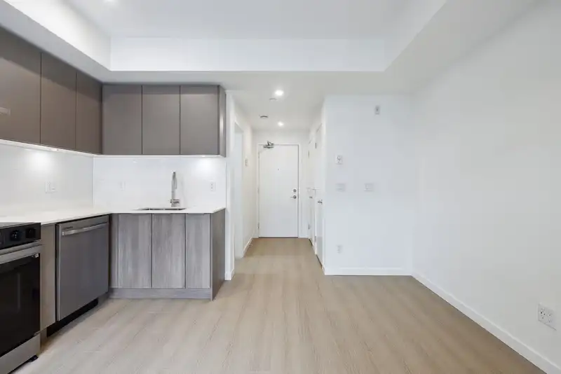 401 10829 140 STREET - photo 3 of 25