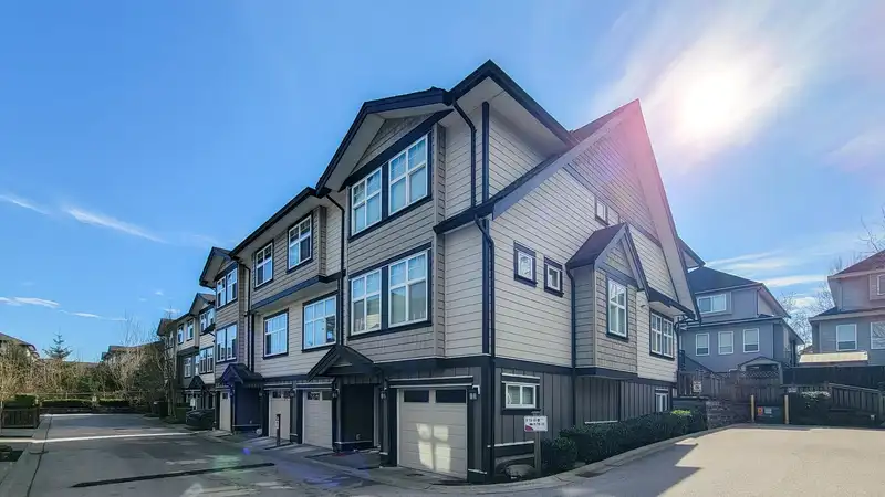 11 6350 142 STREET - photo 2 of 24