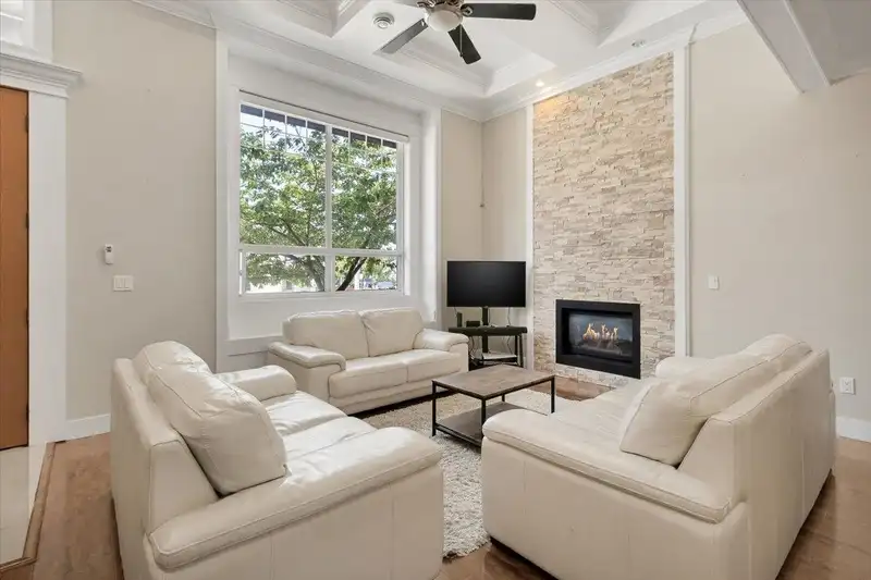 13960 58A AVENUE - photo 2 of 25