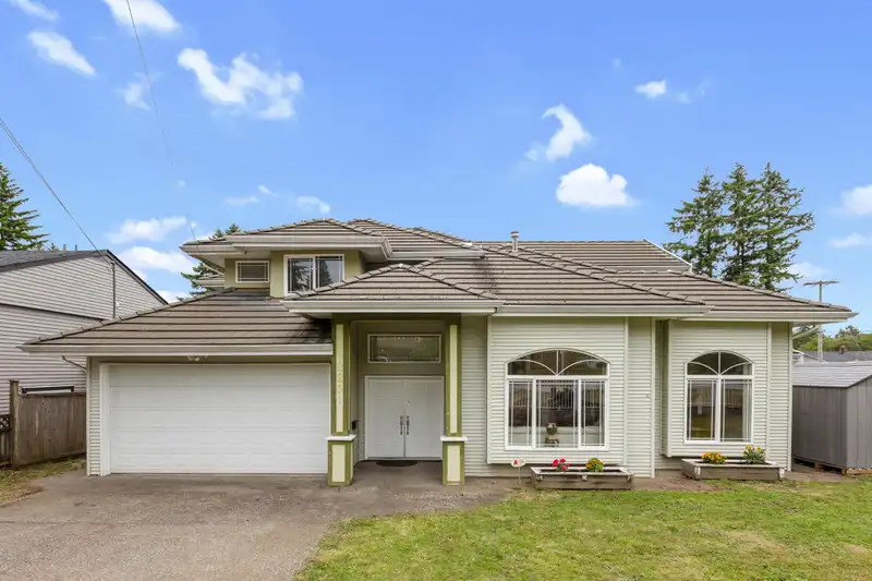 12291 100 AVENUE - photo 1 of 34