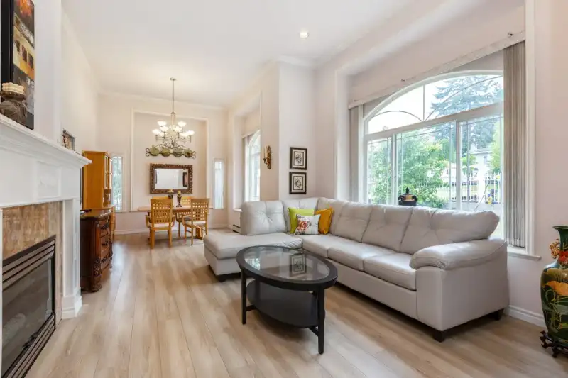 12291 100 AVENUE - photo 4 of 34