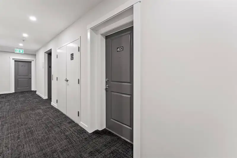 402 13623 81A AVENUE - photo 4 of 11