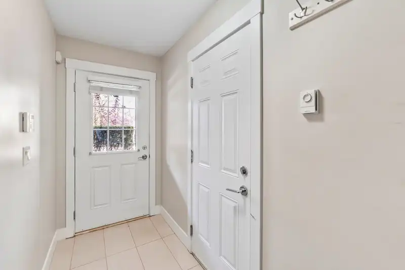 64 6350 142 STREET - photo 4 of 39