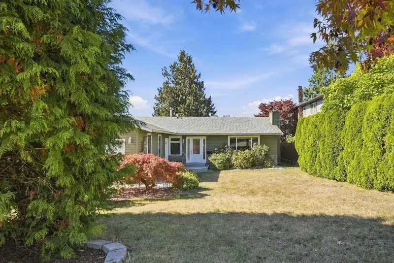 6333 180A STREET - photo 2 of 25