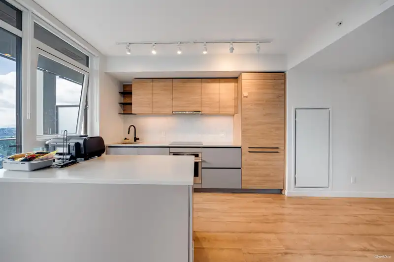 2710 10448 UNIVERSITY DRIVE - photo 3 of 19
