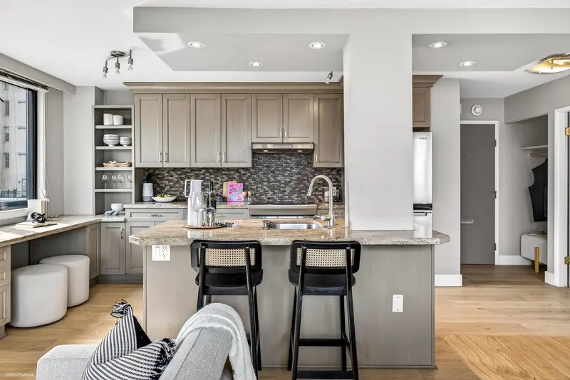 1404 1330 HARWOOD STREET - photo 1 of 25