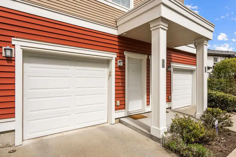86 19505 68A AVENUE - photo 2 of 27