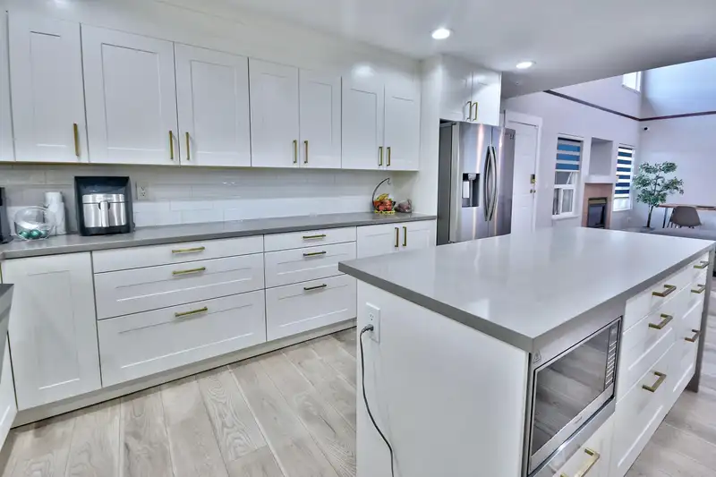 15402 110 AVENUE - photo 3 of 36