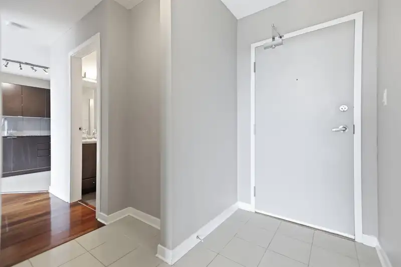 3105 13618 100 AVENUE - photo 3 of 25