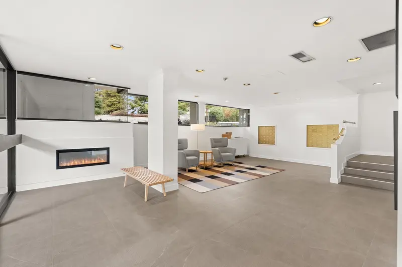 704 650 16TH STREET - photo 3 of 25