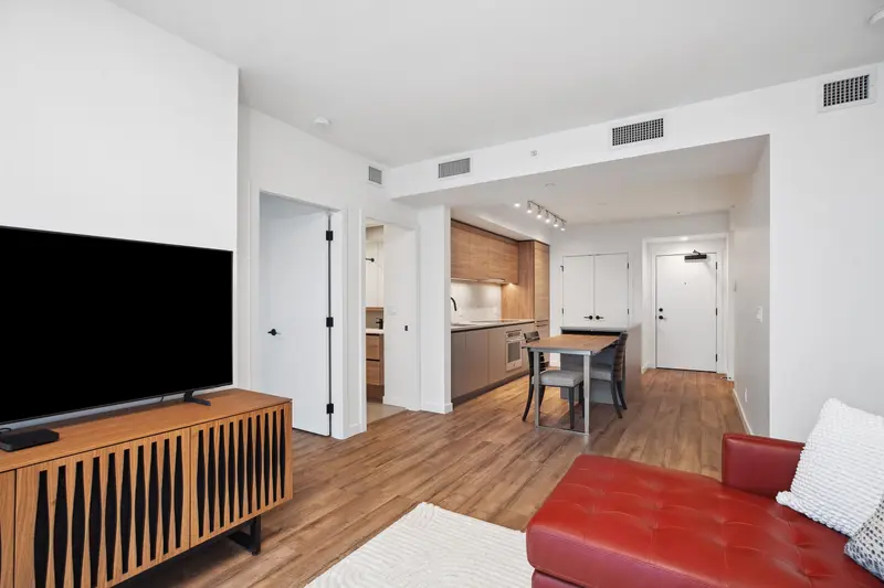 3609 10448 UNIVERSITY DRIVE - photo 2 of 25