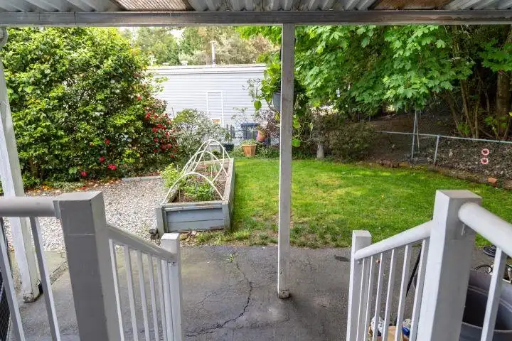 115 8220 KING GEORGE HIGHWAY - photo 3 of 13