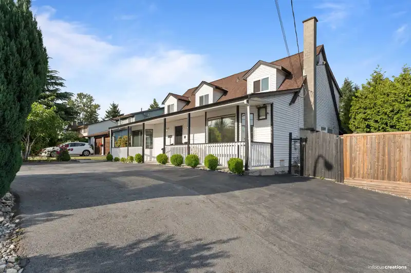 8828 146 STREET - photo 3 of 40