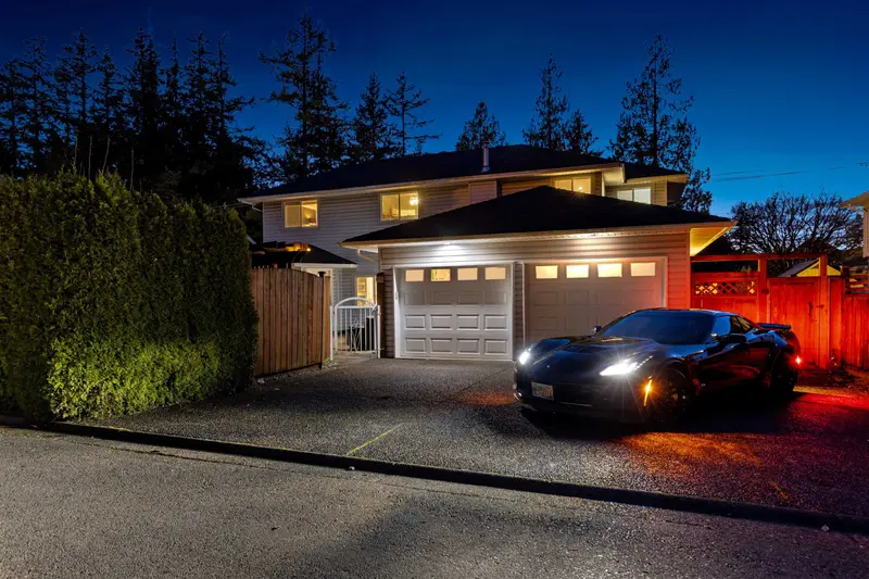 1960 128 STREET - photo 2 of 25