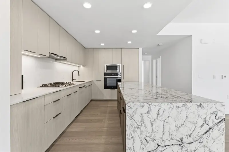 301 3590 W 39TH AVENUE - photo 4 of 23