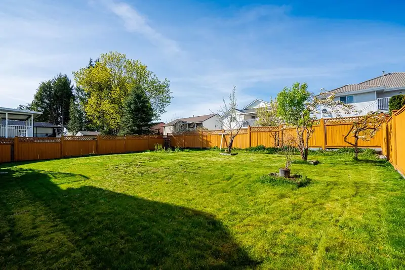 14317 89A AVENUE - photo 2 of 22