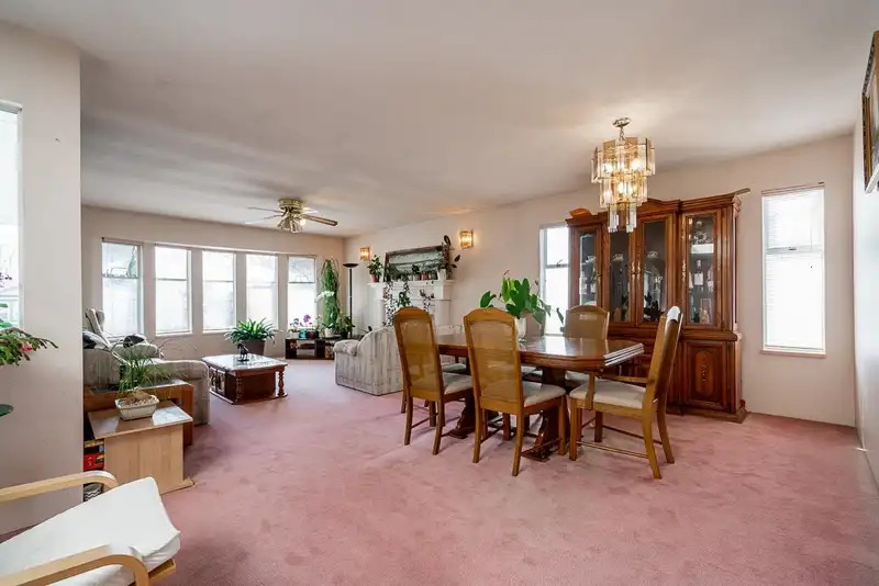 14317 89A AVENUE - photo 4 of 22