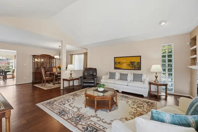 107 10172 141 STREET - photo 3 of 25