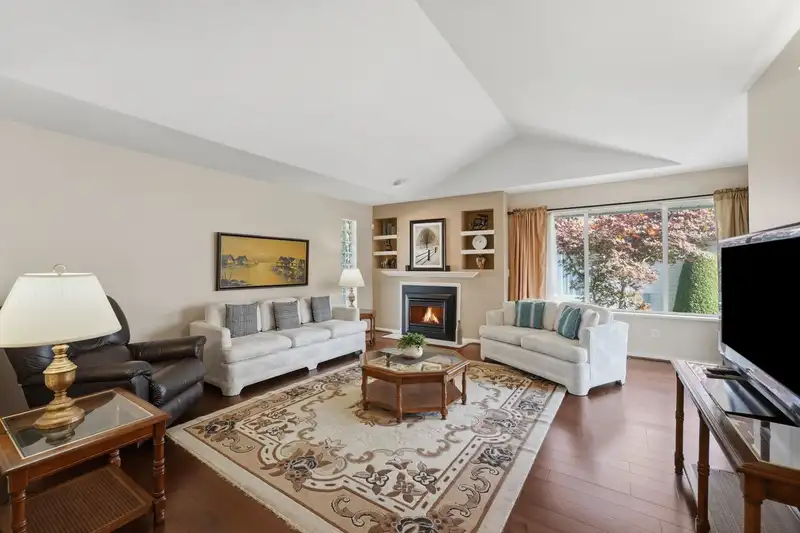 107 10172 141 STREET - photo 4 of 25