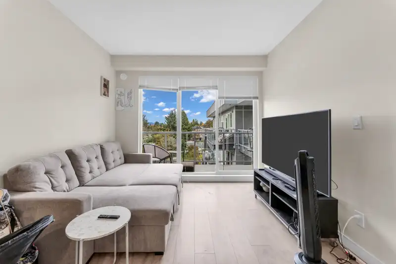 516 10838 WHALLEY BOULEVARD - photo 2 of 6