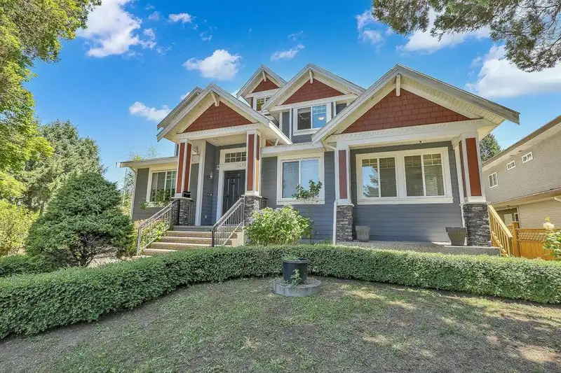 10600 WHALLEY BOULEVARD - photo 1 of 17