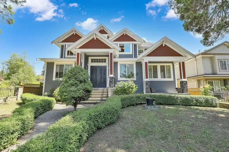 10600 WHALLEY BOULEVARD - photo 2 of 17