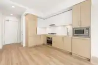 213 9675 KING GEORGE BOULEVARD - thumbnail 7