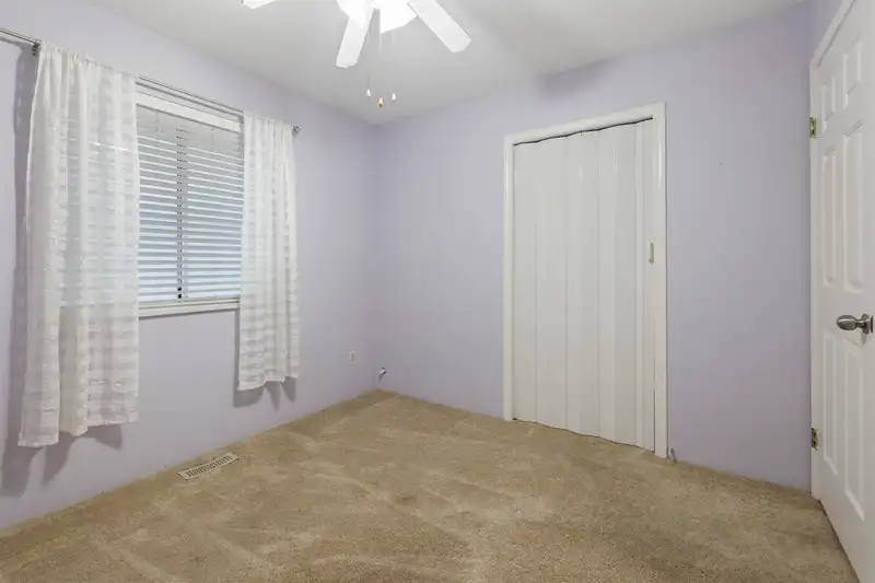 16122 92 AVENUE - photo 3 of 30