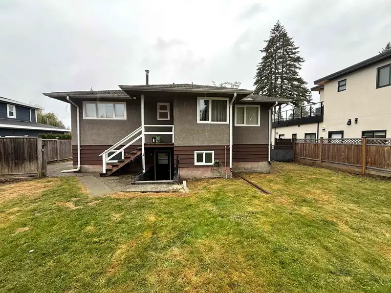 14636 109A AVENUE - photo 4 of 10