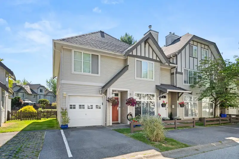 51 6465 184A STREET - photo 3 of 36