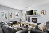 7 7067 189 STREET - thumbnail 2