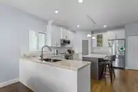 7 7067 189 STREET - thumbnail 12