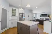 7 7067 189 STREET - thumbnail 13