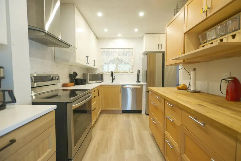 5 33918 MAYFAIR AVENUE - photo 1 of 21