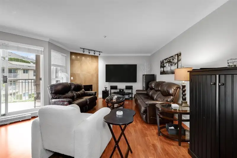316 13733 74 AVENUE - photo 1 of 32