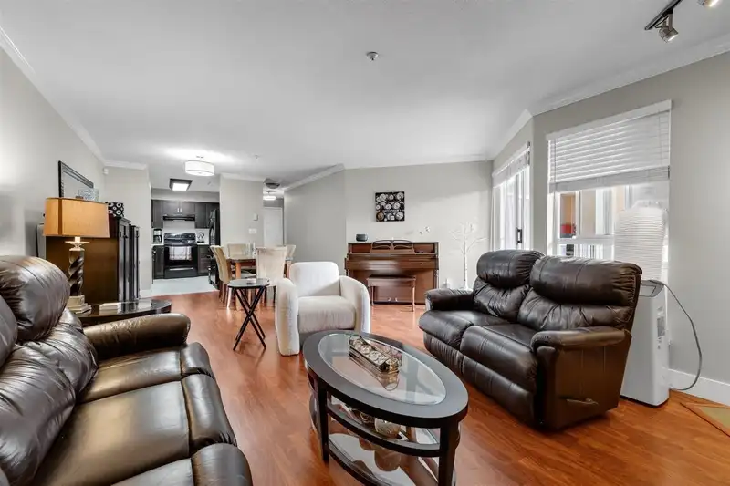 316 13733 74 AVENUE - photo 3 of 32