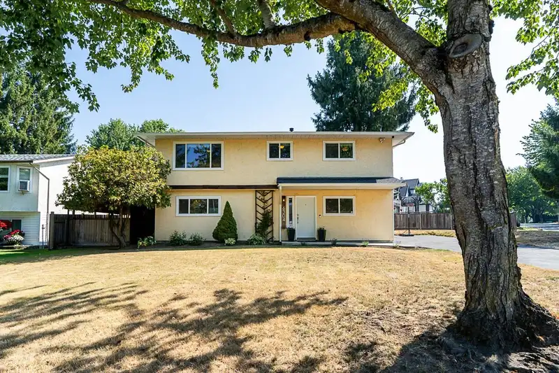 6304 SUNDANCE DRIVE - photo 3 of 25