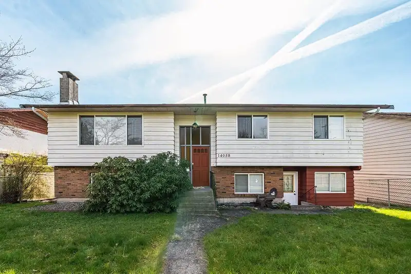 14058 72 AVENUE - photo 2 of 29