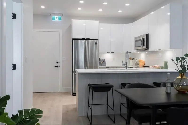 426 20360 LOGAN AVENUE - photo 3 of 25