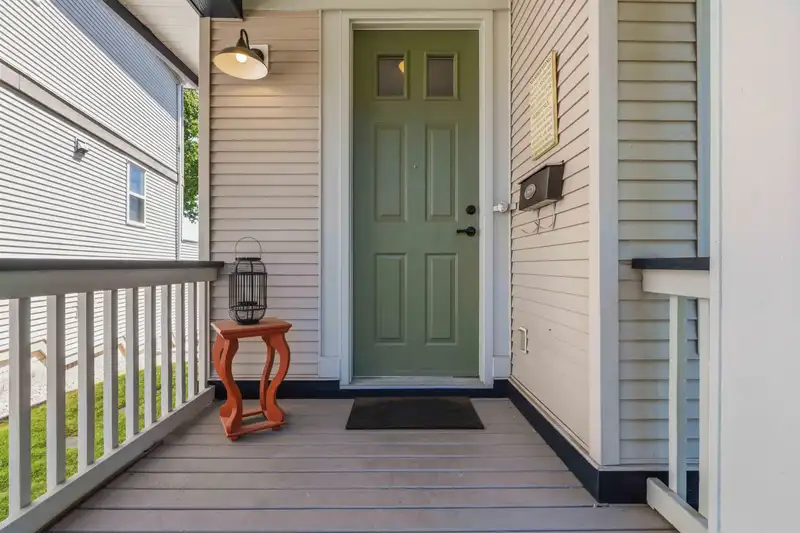 5666 149A STREET - photo 4 of 40