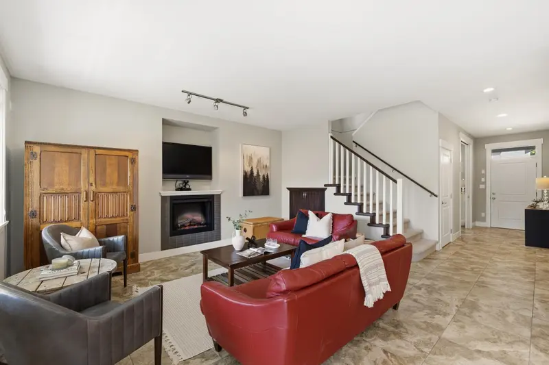 2558 BURIAN DRIVE - photo 3 of 25