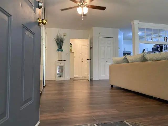 6 13640 84 AVENUE - photo 2 of 30