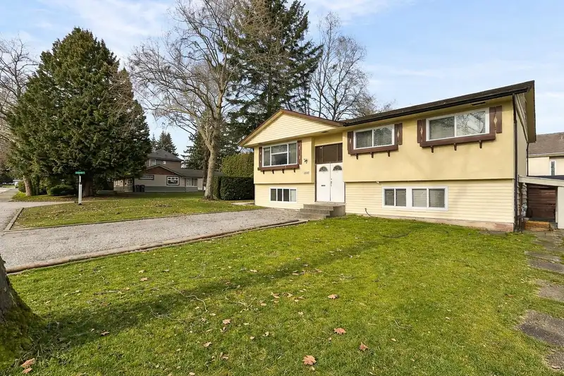 12959 CARLUKE CRESCENT - photo 3 of 39
