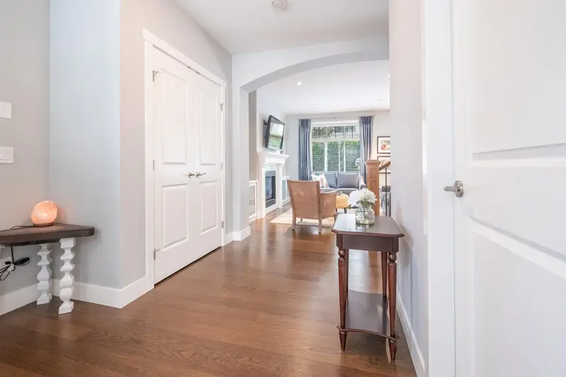 23 15885 26 AVENUE - photo 3 of 25