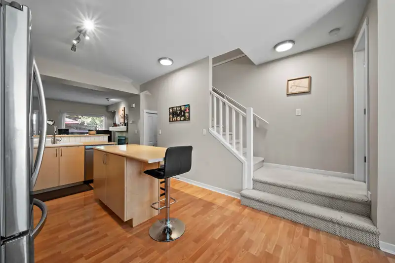 55 15065 58 AVENUE - photo 3 of 34