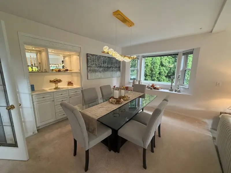 13591 60A AVENUE - photo 2 of 11