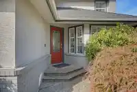 5695 185 STREET - thumbnail 4