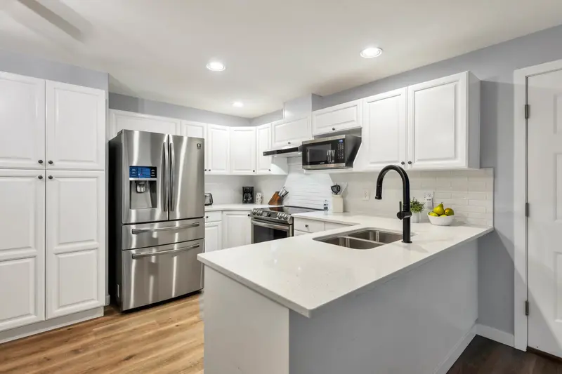 159 20391 96 AVENUE - photo 4 of 25