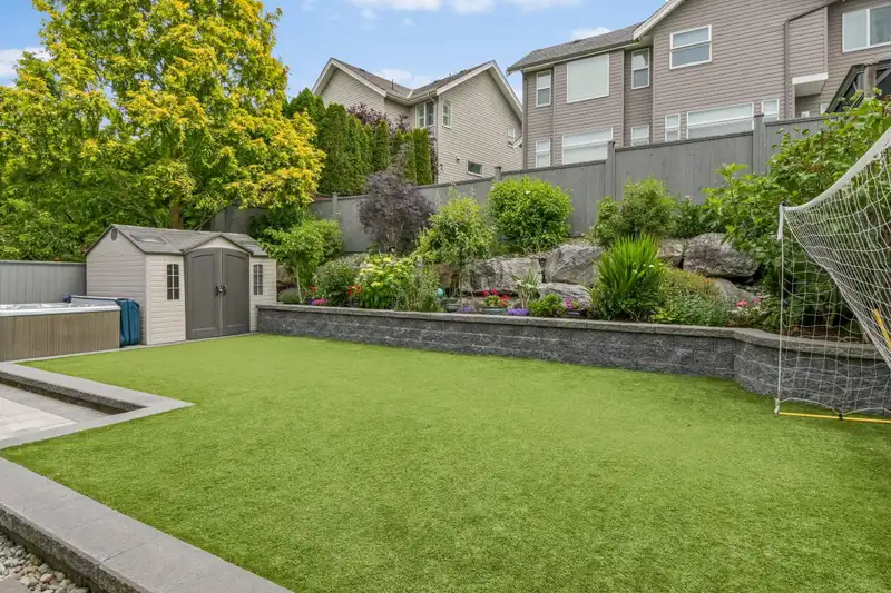 6084 163 STREET - photo 4 of 38