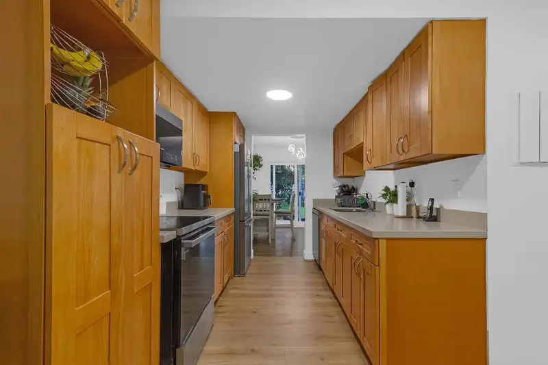 138 7321 140 STREET - photo 4 of 18